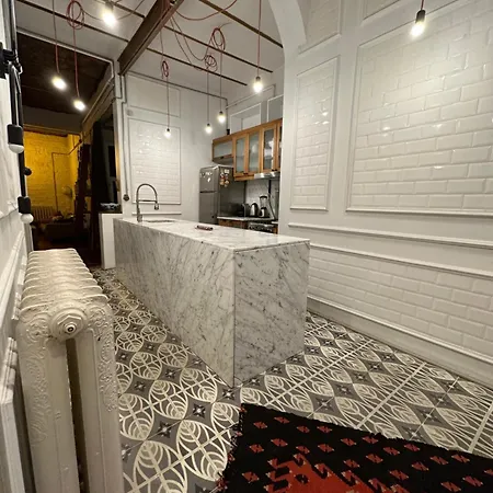 Center Of Galata Apartment *